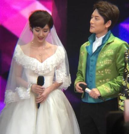 陈翔毛晓彤《快乐大本营》合体秀恩爱 陈翔个