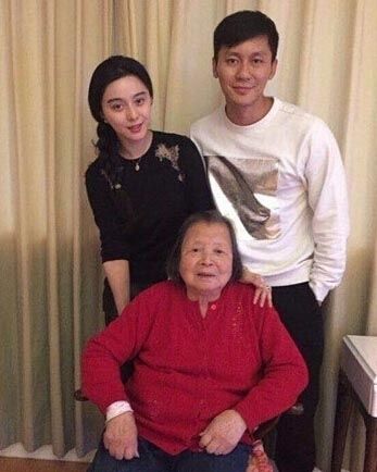 范冰冰高调秀恩爱 网曝范冰冰李晨已领证元旦