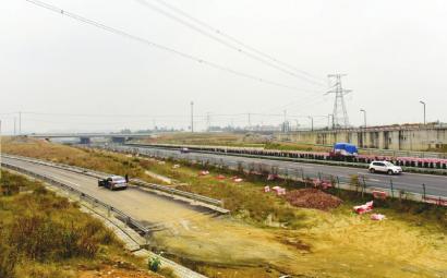 成都剑南大道通往第二绕城高速路段匝道仍未通车高清图片