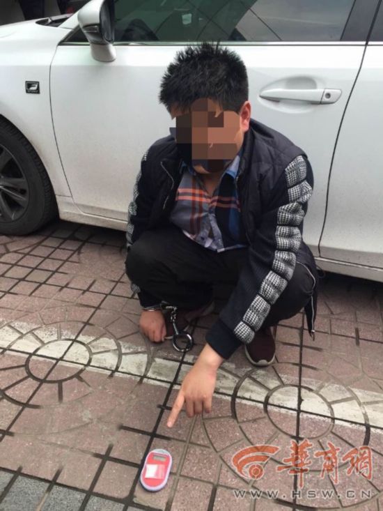 西延路一男子大清早毒驾被查 边开车边抽搐