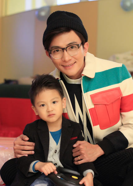 田亮二胎儿子帅气逼人似混血儿 颜值爆表帅气