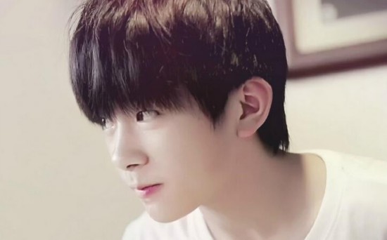 易烊千玺的爸爸是霸道总裁?tfboys的收入家庭