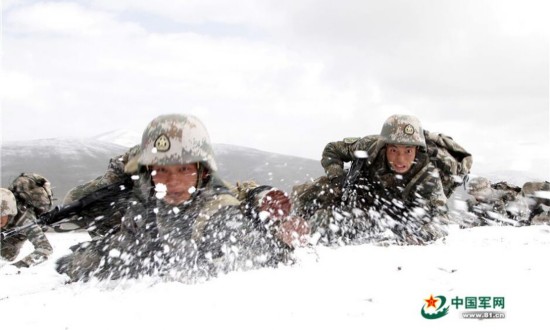 解放军战风雪:伪装潜伏狙击 格斗开火(组图)--福