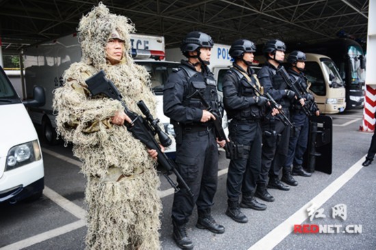 探秘长沙警营 特警帅得让人流口水(组图)