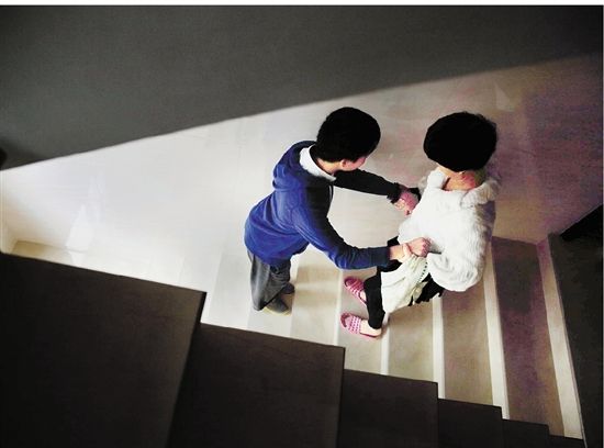 半百农民学淘宝 助脑瘫儿开网店