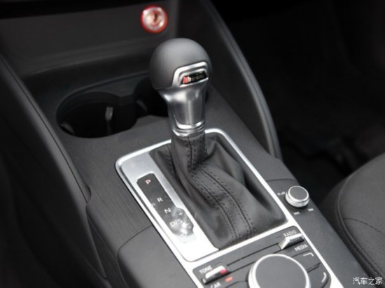 һ��-���ڰµ� �µ�A3 2015�� Limousine 35 TFSI �������������