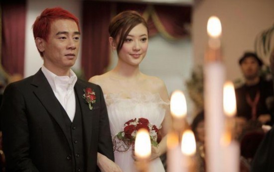  陈小春上真人秀  山鸡哥沙漠里烤串曝陈小春应