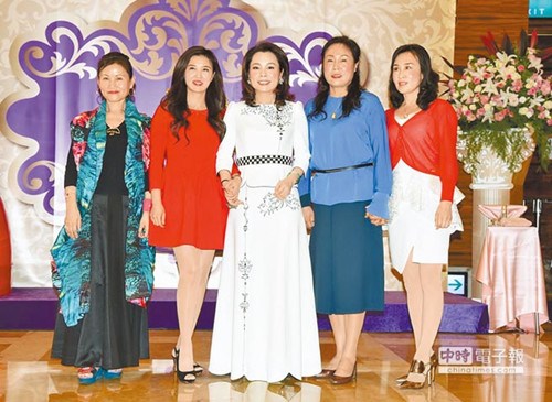 大陸800位貴婦包郵輪光棍節組團抵台血拼(圖)
