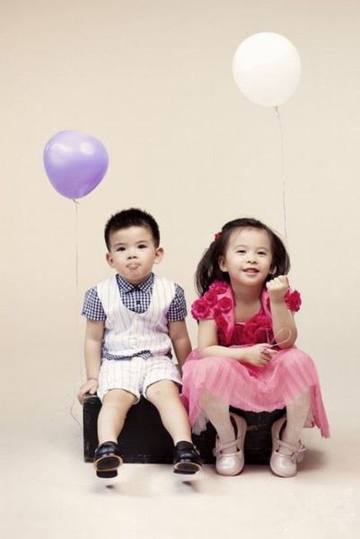 黄磊晒多多睡照:女儿世上最美 男星小情人颜