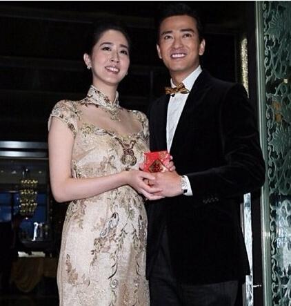 陈晓东与老婆合影 噘嘴卖萌自拍两人认识9个月奉子成婚