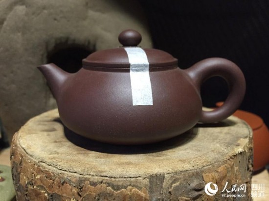 小伙放弃继承家族企业玩泥巴变身成都潮州手拉