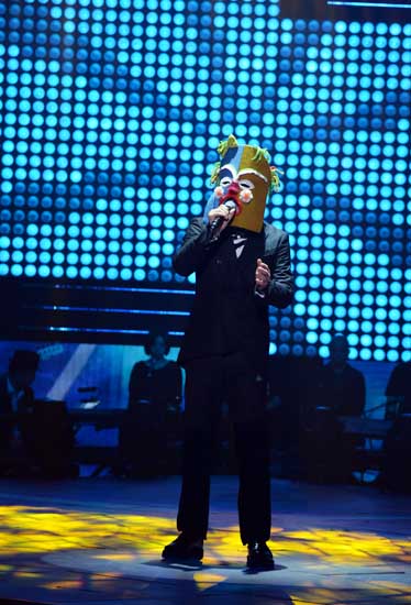 大鹏做客央视畅聊网购观点 助阵双十一晚会