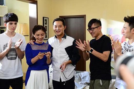  沙溢易容拍戏 变吴秀波 与胡可飙戏(组图)--重庆