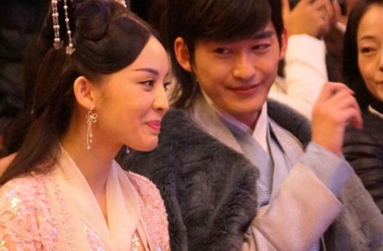 古力娜扎舌吻艳照是炒作?张翰与郑爽分手内情