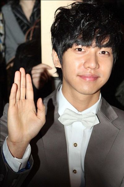 手控们看这里!除了王凯胡歌 娱乐圈颜好手美的