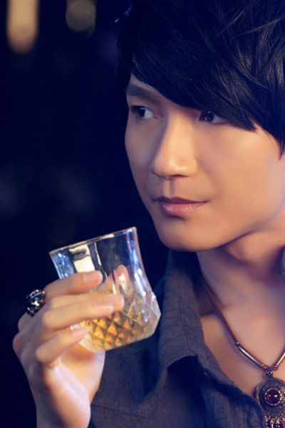 手控们看这里! 除了王凯胡歌 娱乐圈颜好手美的