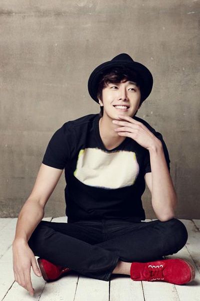 手控们看这里!除了王凯胡歌 娱乐圈颜好手美的