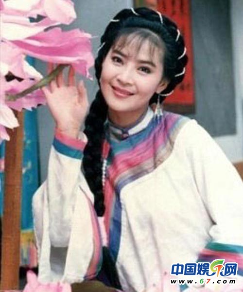 林心如庆祝光棍节 琼瑶女主角今昔对比让人感叹
