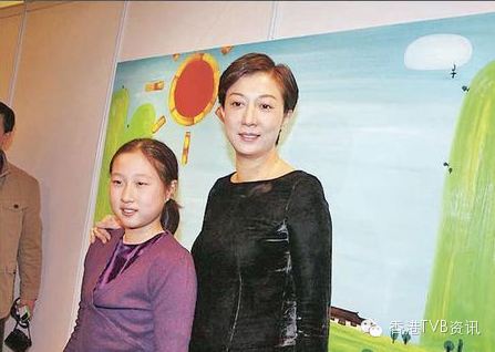 揭秘成龙为何不认女儿 因为她有吴绮莉这样的