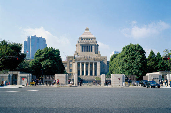 日本的政治江湖国会里的明争暗斗
