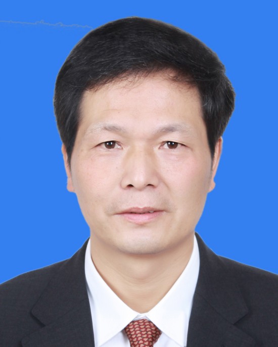 曾任浙江师范大学团委副书记,书记,金华县副县长,金华市物价局副局长