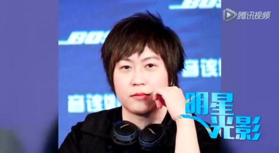  曝阿信与助理同居  深夜同居小俩口超主仆关系