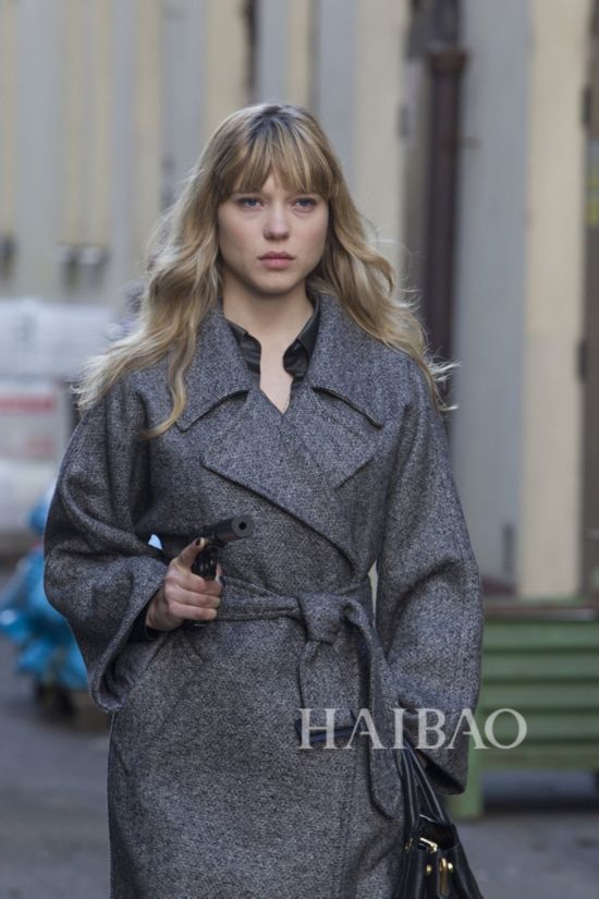 š (Lea Seydoux)