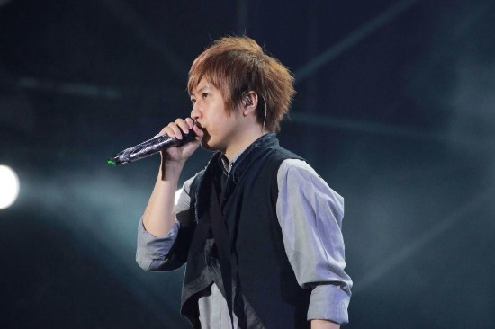 曝五月天 阿信与助理同居  小俩口超主仆关系令