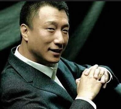 孙红雷被曝吃饭自拍十分钟 回应:我也看见了不