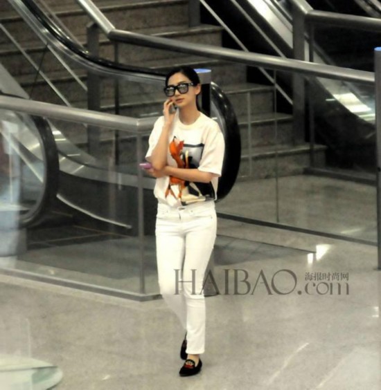 baby最新素颜照脸色蜡黄 网友:这次相信她没整