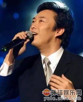 原来费玉清真名费玉污?这些明星都是荤段子高