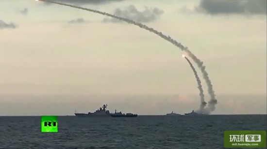 画风恐怖!俄军舰狂射18枚导弹打击IS目标(组图