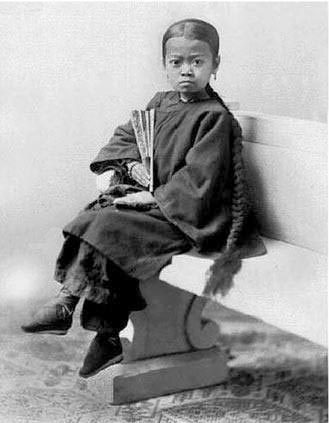 三寸金莲是怎样退出历史舞台的?