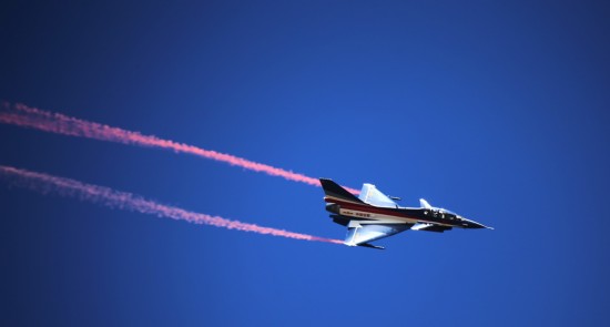 中国空军歼-10表演机首次在泰国展示特技(图)