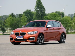 () 1ϵ 2015 M135i