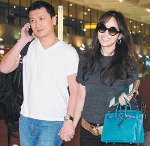 侯佩岑晒儿子近照 揭侯佩岑老公资料背景长相