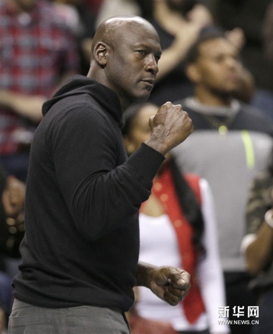 NBA常规赛:黄蜂胜奇才