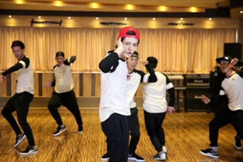 郑恺回应发飙:做一个耐撕的人 揭秘郑恺发飙事