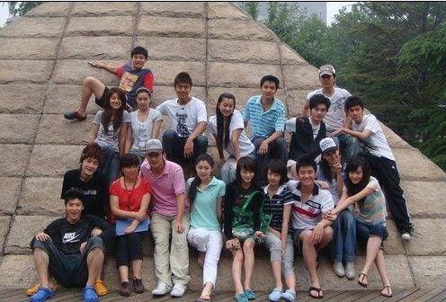 微微一笑很倾城杀青曝杨洋郑爽剧照 郑爽大学