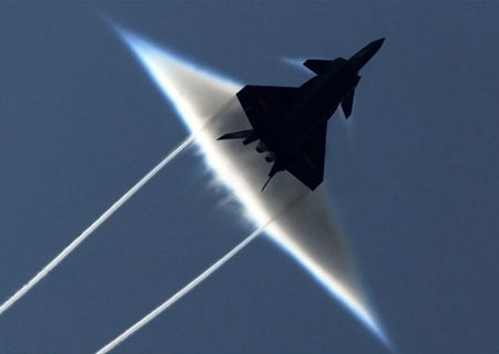 成都市区现巨响谜底揭开 系成飞飞机发出音爆