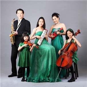 欧阳娜娜重回学校 老师与同学十分惊喜 揭秘王