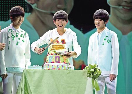 tfboys王俊凯,易烊千玺爆料趣事 空降现场送上生日祝福