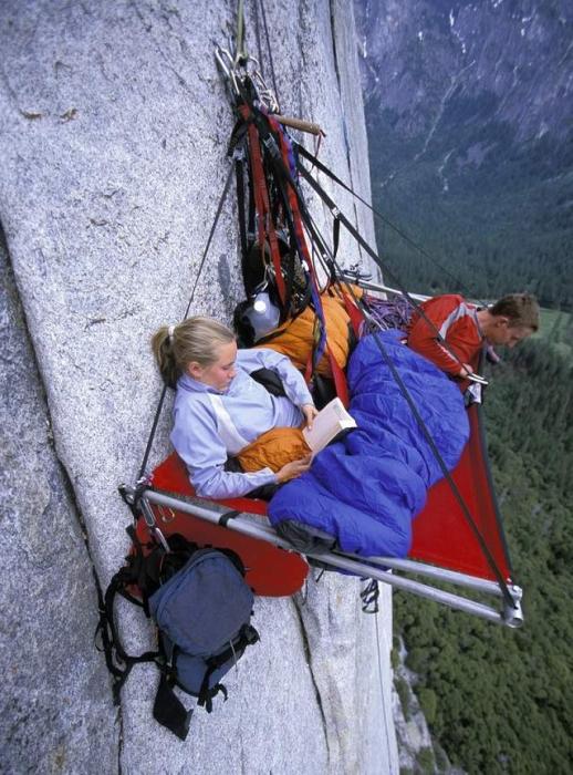 姑娘蹦极不幸撞地昏迷 盘点全球玩命达人作死