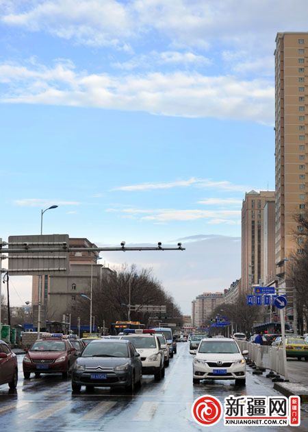 乌鲁木齐:雪后天蓝蓝 空气好清爽