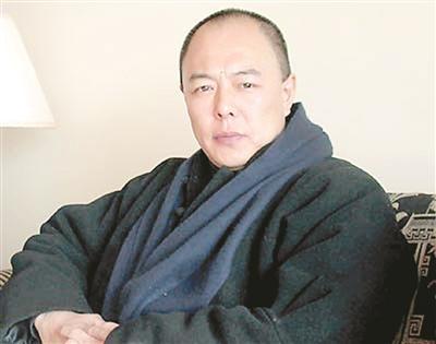 张铁林坐床成活佛 视频遭网友质疑揭娱乐圈明星与佛家