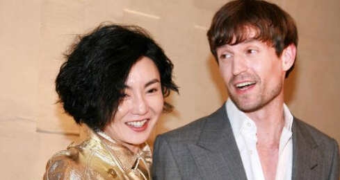 张曼玉与小15岁混血男友分手 揭51岁张曼玉坎