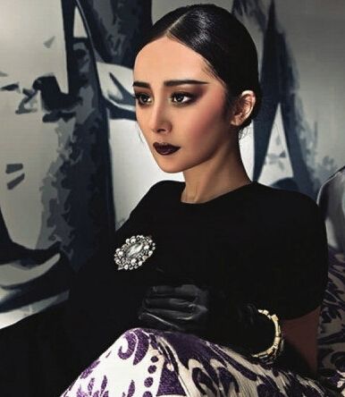 �������ٳ���� 20λ��Ů��Ũױ������ˣ�