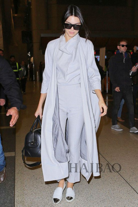ϴղ (Kendall Jenner) ɫµִɼʻЬ (Miu Miu)