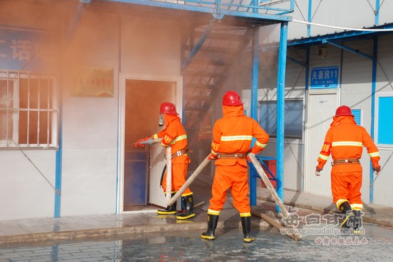 兰州市举行房屋建筑工程施工消防应急救援演练