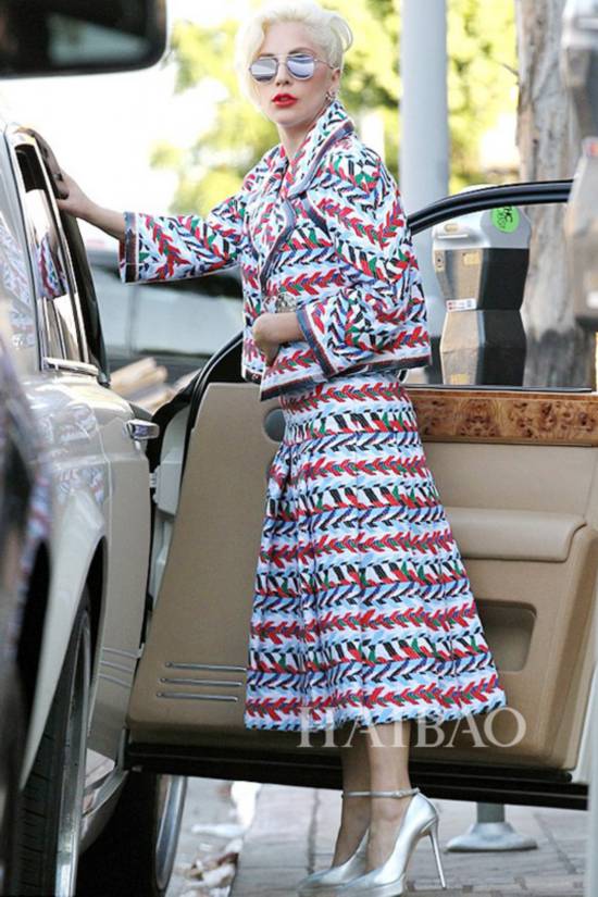 Lady Gaga�����ζ� (Chanel) ��װ����ɼ�����
